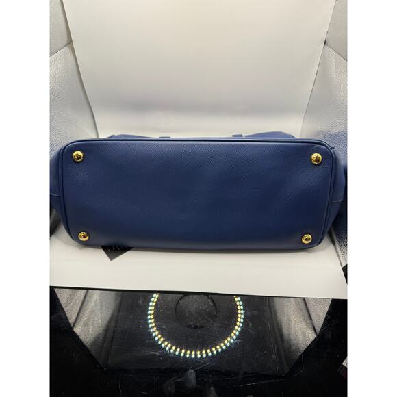 Prada Galleria Saffiano Leather Bag in Blue - Picture 5 of 12